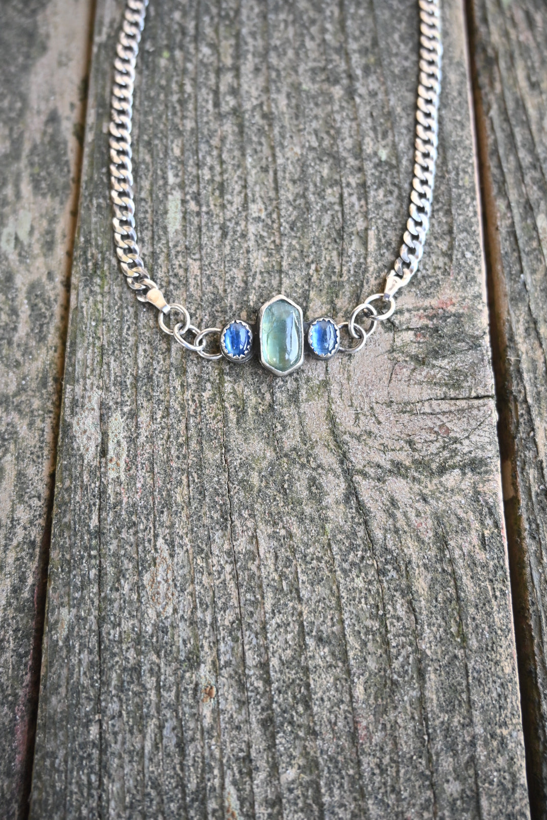 Undertow Choker