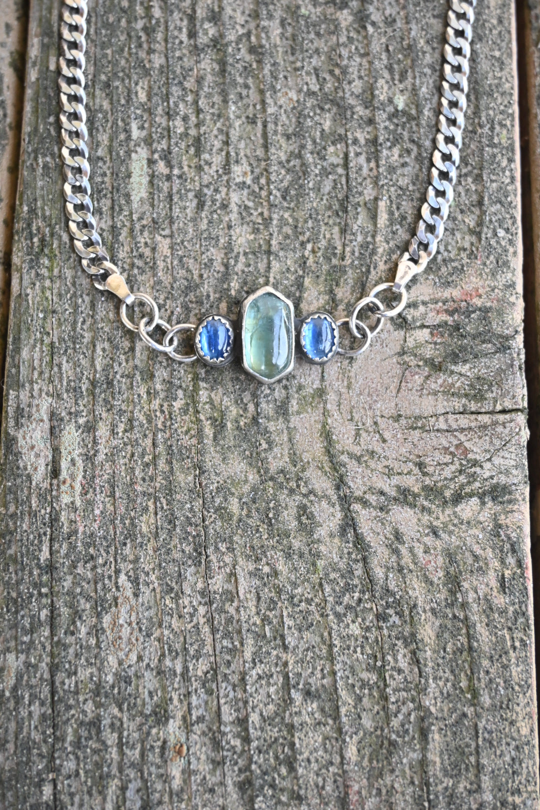 Undertow Choker