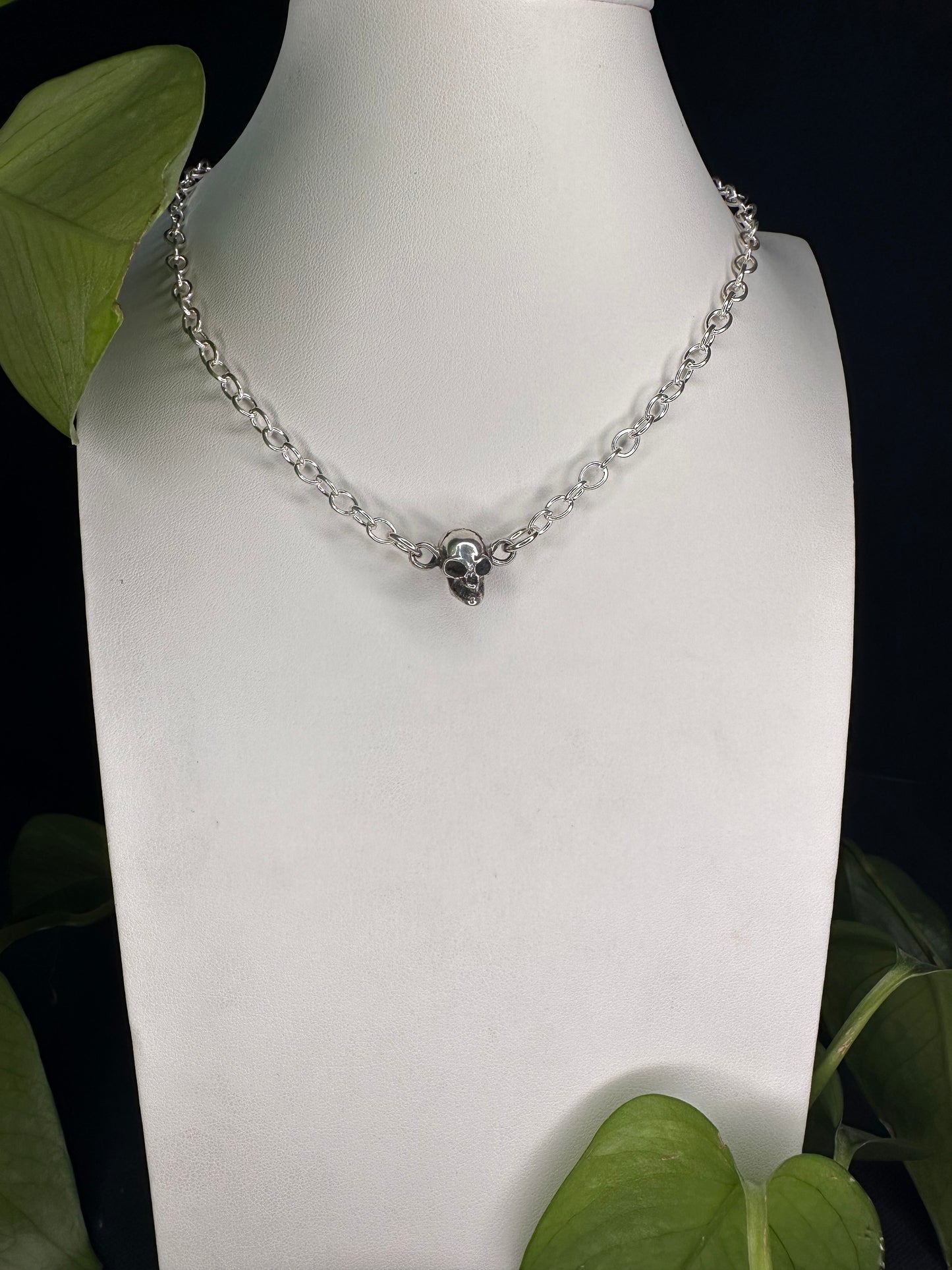 Single Skull Choker