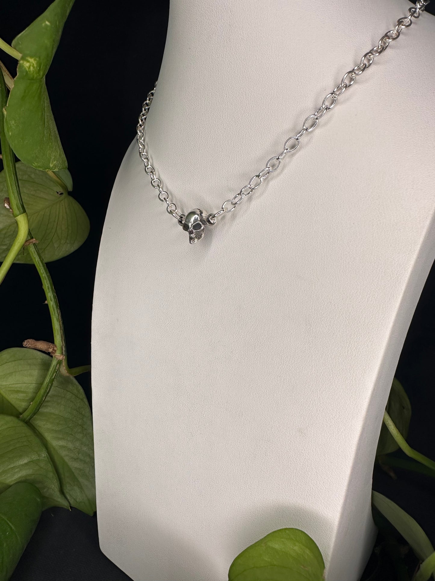 Single Skull Choker