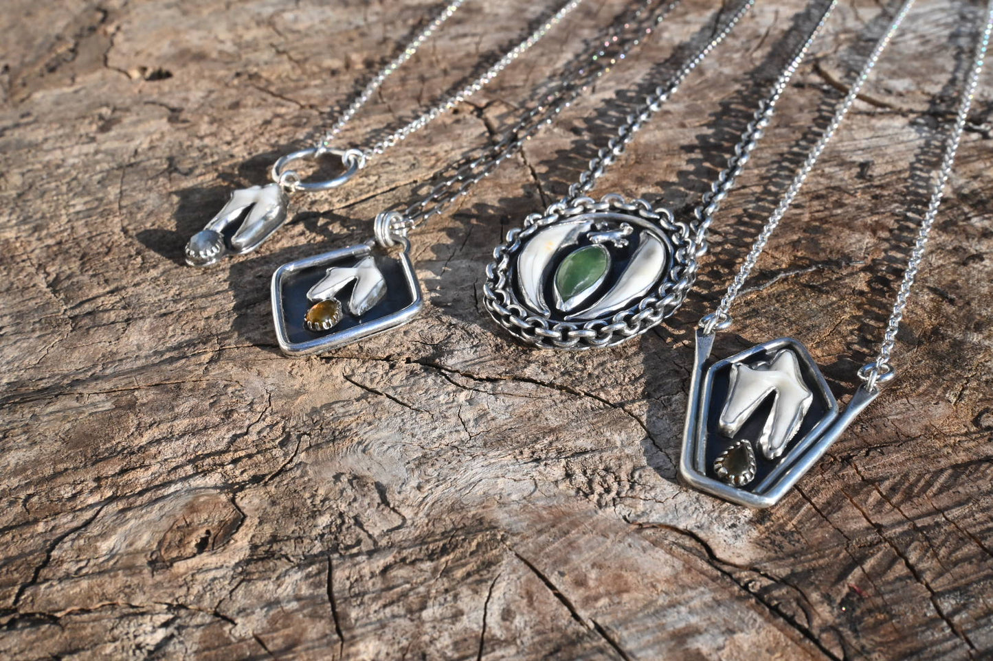 Coyote Tooth & Labradorite 'o-ring' Necklace